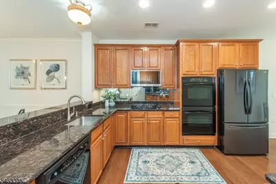 7 Cliff Rd #D2, Woodland Park, NJ 07424 - Photo 10