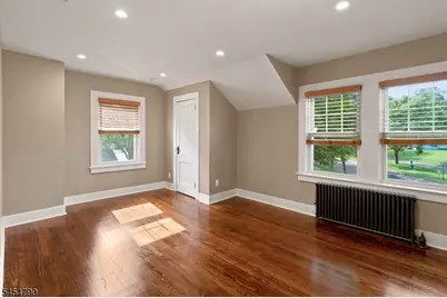 25 Rosedale Ave, Morris Plains, NJ 07950 - Photo 18