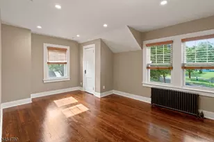 25 Rosedale Ave, Morris Plains, NJ 07950 - Photo 18