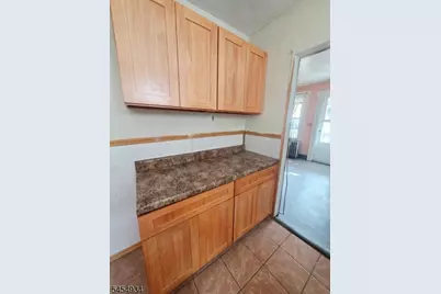 23 Maple Pl, Irvington, NJ 07111 - Photo 4