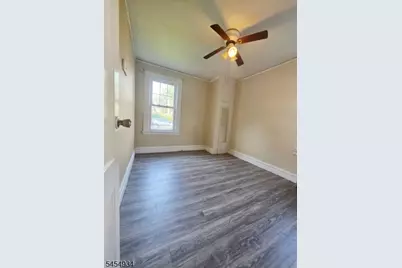 23 Maple Pl, Irvington, NJ 07111 - Photo 6