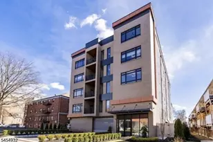 310 W Jersey St, Elizabeth, NJ 07202 - Photo 2