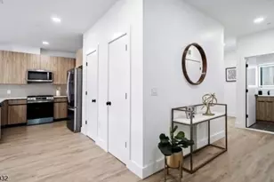 310 W Jersey St, Elizabeth, NJ 07202 - Photo 8