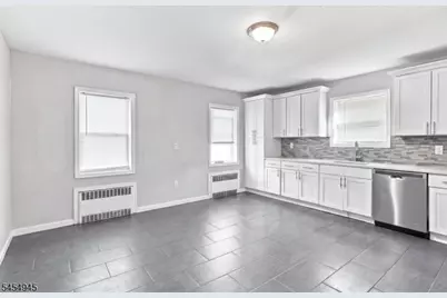 120-122 Tuxedo Pkwy, Newark, NJ 07106 - Photo 6