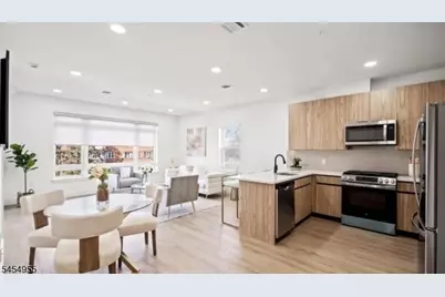 310 W Jersey St #501, Elizabeth, NJ 07202 - Photo 6