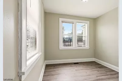 37 Hanford St, Newark, NJ 07114 - Photo 8