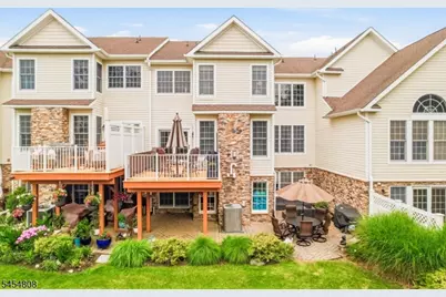 56 Briar Ct, Hardyston Township, NJ 07419 - Photo 4