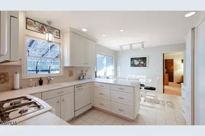 125 Mountainview Rd, Warren Township, NJ 07059 - Photo 14