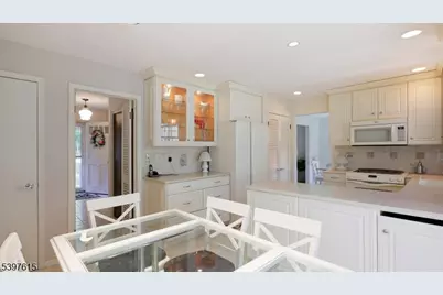 125 Mountainview Rd, Warren Township, NJ 07059 - Photo 16