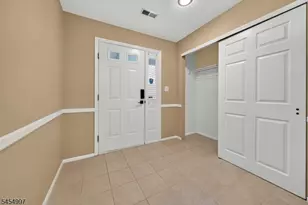 4 Springholm Dr, Berkeley Heights Township, NJ 07922 - Photo 6