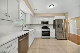 4 Springholm Dr, Berkeley Heights Township, NJ 07922 - Photo 1