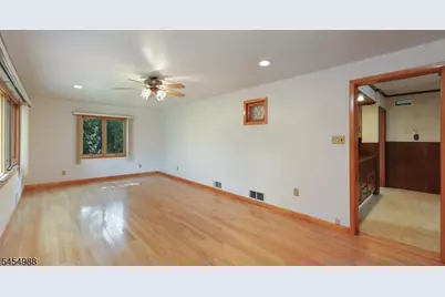 13 Macarthur Ave, Cranford Township, NJ 07016 - Photo 12