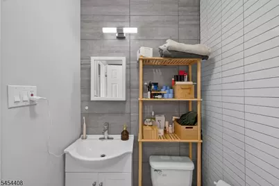 40-46 W 20th St #9, Bayonne, NJ 07002 - Photo 2