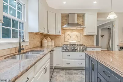 94 Sherwood Ln, Long Hill Township, NJ 07980 - Photo 8