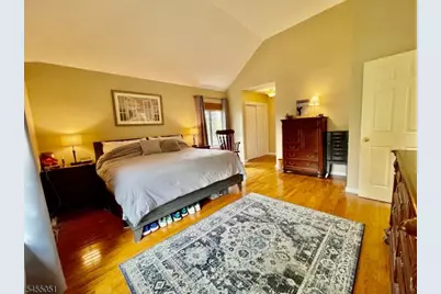 2 Hawthorne Pl, Bernards Township, NJ 07920 - Photo 2