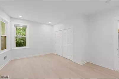 35 N 16th St, East Orange, NJ 07017 - Photo 12