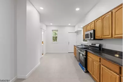 35 N 16th St, East Orange, NJ 07017 - Photo 14