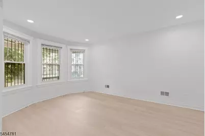 35 N 16th St, East Orange, NJ 07017 - Photo 6