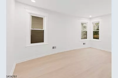 35 N 16th St, East Orange, NJ 07017 - Photo 10