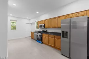 35 N 16th St, East Orange, NJ 07017 - Photo 4