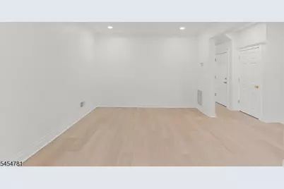 35 N 16th St, East Orange, NJ 07017 - Photo 8
