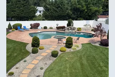 6 Briarheath Ln, Clark Township, NJ 07066 - Photo 4