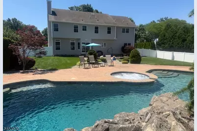 6 Briarheath Ln, Clark Township, NJ 07066 - Photo 2