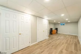 78 Sun Valley Way, Morris Plains, NJ 07950 - Photo 20