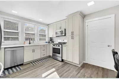 200 River Rd, Long Hill Township, NJ 07946 - Photo 10