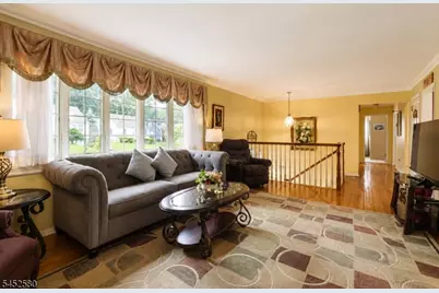 275 Saint Cloud Ave, West Orange Township, NJ 07052 - Photo 4