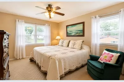 275 Saint Cloud Ave, West Orange Township, NJ 07052 - Photo 12