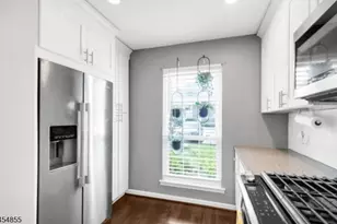 278 Penns Way Ondo, Bernards Township, NJ 07920 - Photo 4