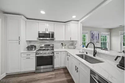 3 Juniper Ct #125, Clifton, NJ 07014 - Photo 10