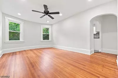 36 Whitfield St, Caldwell, NJ 07006 - Photo 6