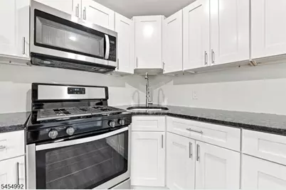 36 Whitfield St, Caldwell, NJ 07006 - Photo 2