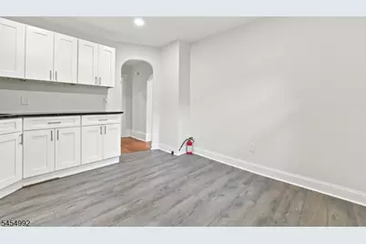 36 Whitfield St, Caldwell, NJ 07006 - Photo 4