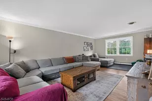 17 Wayside Ln, Clinton Township, NJ 08833 - Photo 4