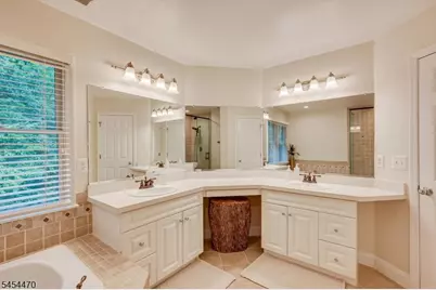 2 Jupiter Hills Ct, Montgomery Township, NJ 08558 - Photo 20