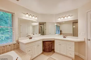 2 Jupiter Hills Ct, Montgomery Township, NJ 08558 - Photo 20