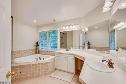 2 Jupiter Hills Ct, Montgomery Township, NJ 08558 - Photo 18