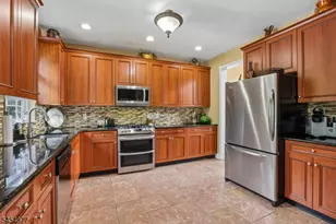 176 Fox Hill Ct, Jefferson Township, NJ 07849 - Photo 10