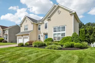 176 Fox Hill Ct, Jefferson Township, NJ 07849 - Photo 2