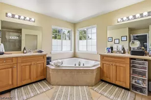 176 Fox Hill Ct, Jefferson Township, NJ 07849 - Photo 20