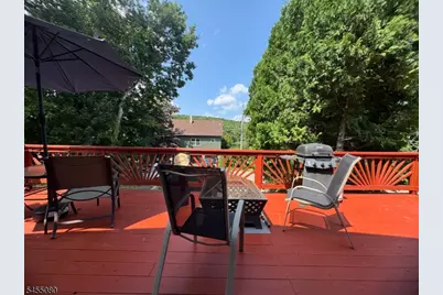 31 Barry Dr, Vernon, NJ 07422 - Photo 4
