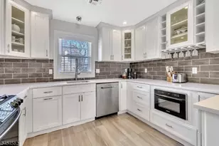 46 Cortland St, Roseland, NJ 07068 - Photo 6