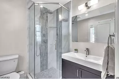 46 Cortland St, Roseland, NJ 07068 - Photo 12