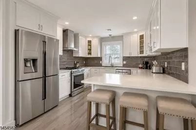 46 Cortland St, Roseland, NJ 07068 - Photo 8