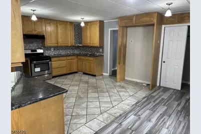 172 Burkley Pl, Union Township, NJ 07088 - Photo 6