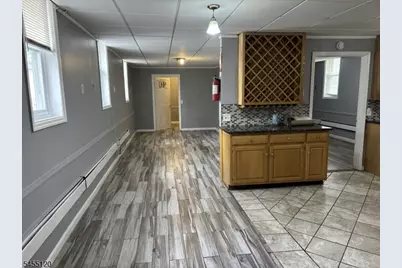 172 Burkley Pl, Union Township, NJ 07088 - Photo 4