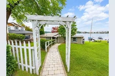 7 Cottage Ave, Roxbury Township, NJ 07850 - Photo 8